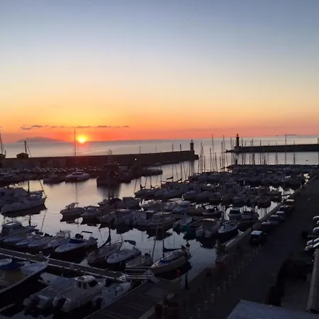 D'une Avec Vue Sur La Mer Balcon Amenage Et Wifi A Bastia A 3 Km De La Plage Apartment Bastia (Corsica)